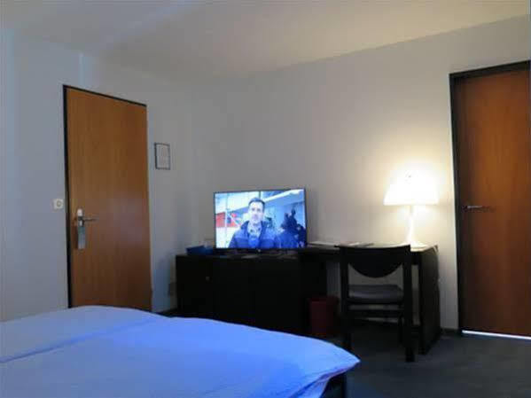 Hotel Elvezia אסקונה מראה חיצוני תמונה